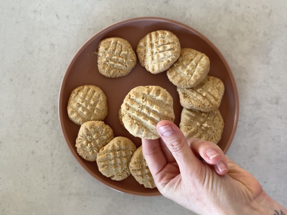 Tahini Oat Cookies