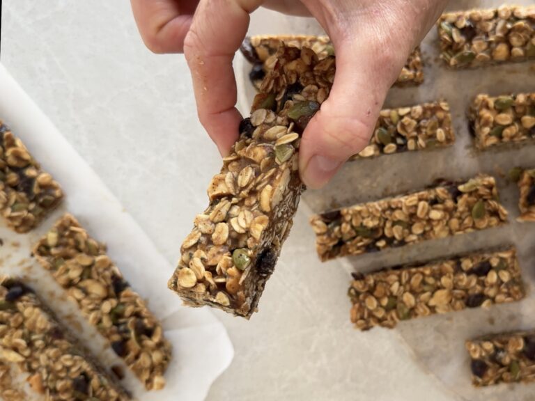 No-Bake Granola Breakfast Bars