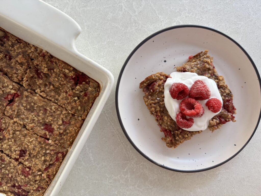 Banana Berry Oat Bars