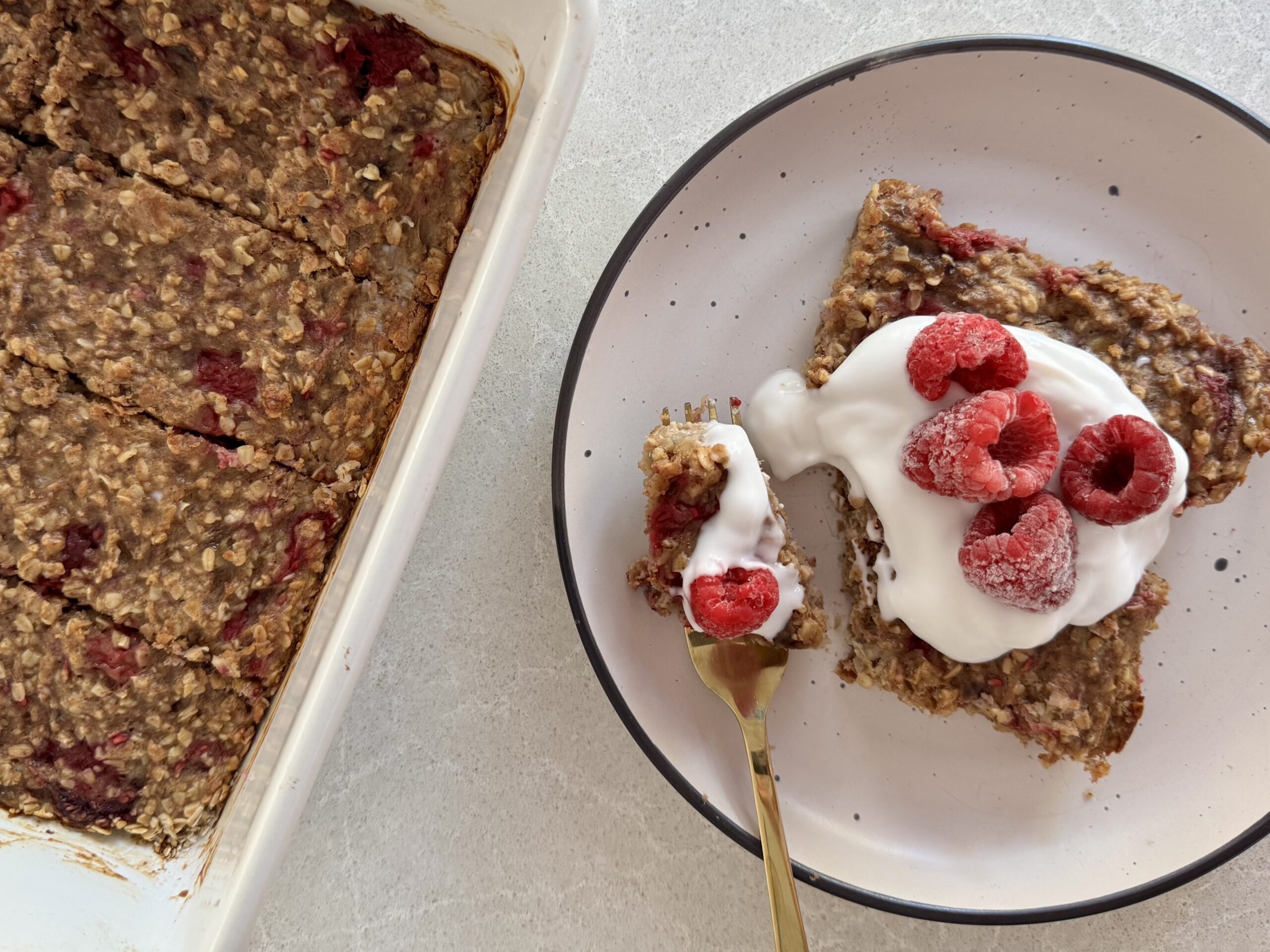 Banana Berry Oat Bars