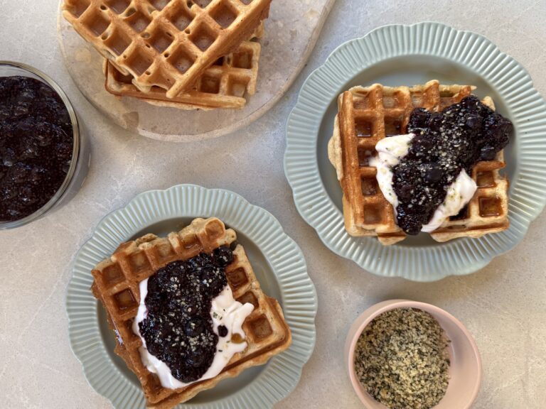 Fluffy Banana and Yogurt Waffles