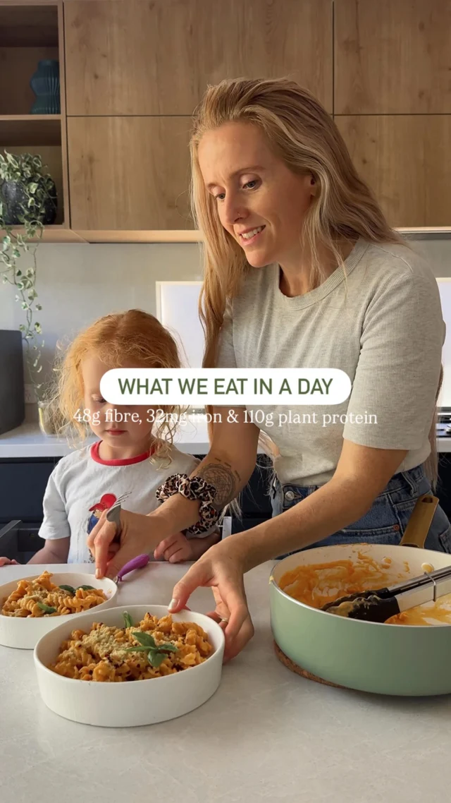 🌱 Thought it was time for a “what my 4 year old eats in a day” to make a return, and this time I’m adding what I eat too to give some easy and quick ideas for busy parents (because we need fuel too!) 

We don’t usually count protein, iron and fibre, but thought it was a nice way to show how much goodness the plants are packing. All up I had 110g of protein, 48.5g of fibre and 32mg of iron. My 4 year old is offered roughly a half portion of what I have and eats 2/3rds of it, more or less depending on the day. Vitamins we use are from @livewisenaturals - been using these since Ava was 12 months (DC: LVE15) 🤍

TODAYS MEALS:
🍌  Easy Banana Granola (on website)
🧸 Tiny Teddies (details coming next week)
🌱 4 Bean Super Greens (app exclusive)
🥕 Hummus, carrot and tofu (hummus on website)
🍝 High Protein Romesco Pasta (app exclusive)

If you want the details on the recipes and where to get them pop “YUM” below and I’ll message you 🤍

And if you’re after more plant based meal ideas, make sure to check out our friends at @meatfreemonday 🌱
.
.
.
.
.
#veganfamily #whatieatinaday #veganblw #veganrecipes #healthykids