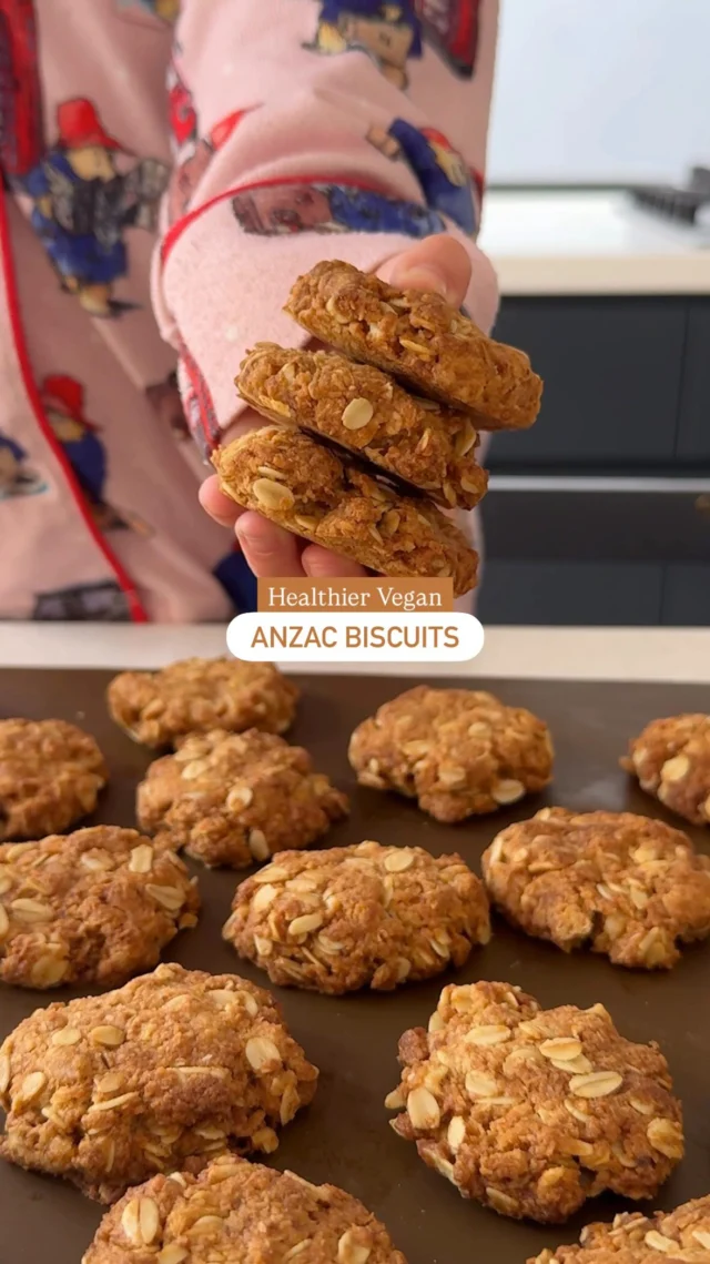 ✨ HEALTHIER VEGAN ANZAC BISCUITS 🍪 

Recreating classics to be a bit healthier and kid suitable is definitely one of my favourite things to make. 

These are ANZAC biscuits - the perfect mix of chewy and crunchy, lightly sweet, and so simple to make.

This is one of our exclusive recipes for our app community, if you’d like the details of it and where you can get not only this recipe, but access to our whole library of 300+ vegan family friendly recipes (with 150+ app exclusives) and more, pop “ANZAC” below and I’ll DM you the link to learn more where you can try it FREE for 7 days 🤍
.
.
.
.
#kidssnacks #anzacbiscuits #weaning #healthyrecipes  #healthykidsfood