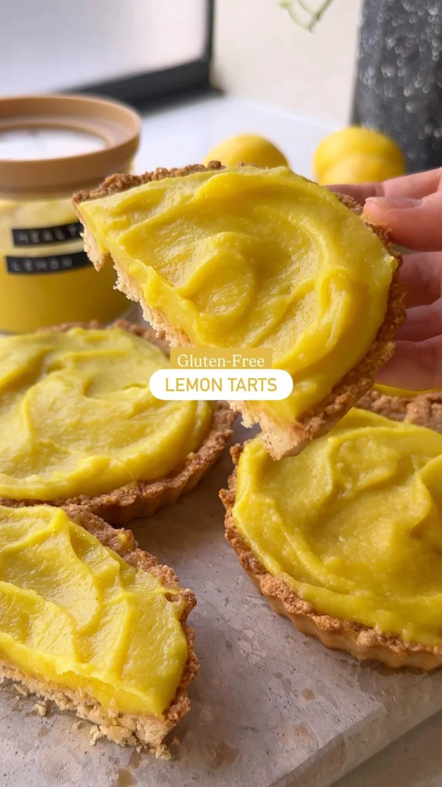 🍋 No one’s ever guessed what this lemon curd is made with - but feel free to give it a try (if you’ve seen the recipe don’t spoil the fun for those guessing😉)

The base will confuse and slightly shock you - so you’ll just have to trust me on it though, it works perfectly - and bonus is it’s kid friendly, vegan, and refined sugar free! Plus it pairs so well with our gluten free tart cases 🙌🏼

This is one of our exclusive recipes for our app community, if you’d like the details of it and where you can get not only this recipe, but access to our whole library of 300+ vegan family friendly recipes (with 150+ app exclusives) and more, pop “LEMON CURD” below and I’ll DM you the link to learn more and where you can try it FREE for 7 days 🤍
.
.
.
.
#kidssnacks #lemoncurd #veganrecipes #healthyrecipes  #vegandessert