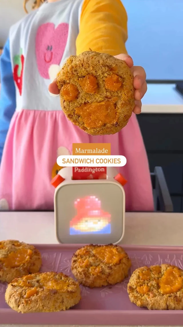 🍊 MARMALADE SANDWICH COOKIES 🍪

If your kid likes Paddington, you’re going to want to make these. We took a marmalade sandwich, combined it with cookie dough, and somehow they became the crunchiest whilst softest cookies ever.

We made these Paddington Bear style as a fun recreation of my daughter’s favourite book character’s favourite food, which we’ve been listening to on repeat on her @yotoplay_au player 🎵🐻

You could use any jam or store-bought marmalade for these, but it’s orange season and the flavour of a quick homemade orange “marmalade” is so good (and we don’t actually like normal marmalade 😅). It’s just a couple of oranges, a little zest and a spoonful of maple syrup.

You can also use regular bread over sourdough, but we prefer sourdough as it gives chunkier, crispier crumbs and is what we had on hand.

If you’d like the full recipe, comment “PADDINGTON” or “RECIPE” and I’ll send it to you 🐻

I’d also love to know - what kids book/character do you love and what’s their favourite food? I want to recreate something else 🫶🏻
.
.
.
.
.
#kidssnacks #toddlerfood #cookies #marmalade #paddingtonbear