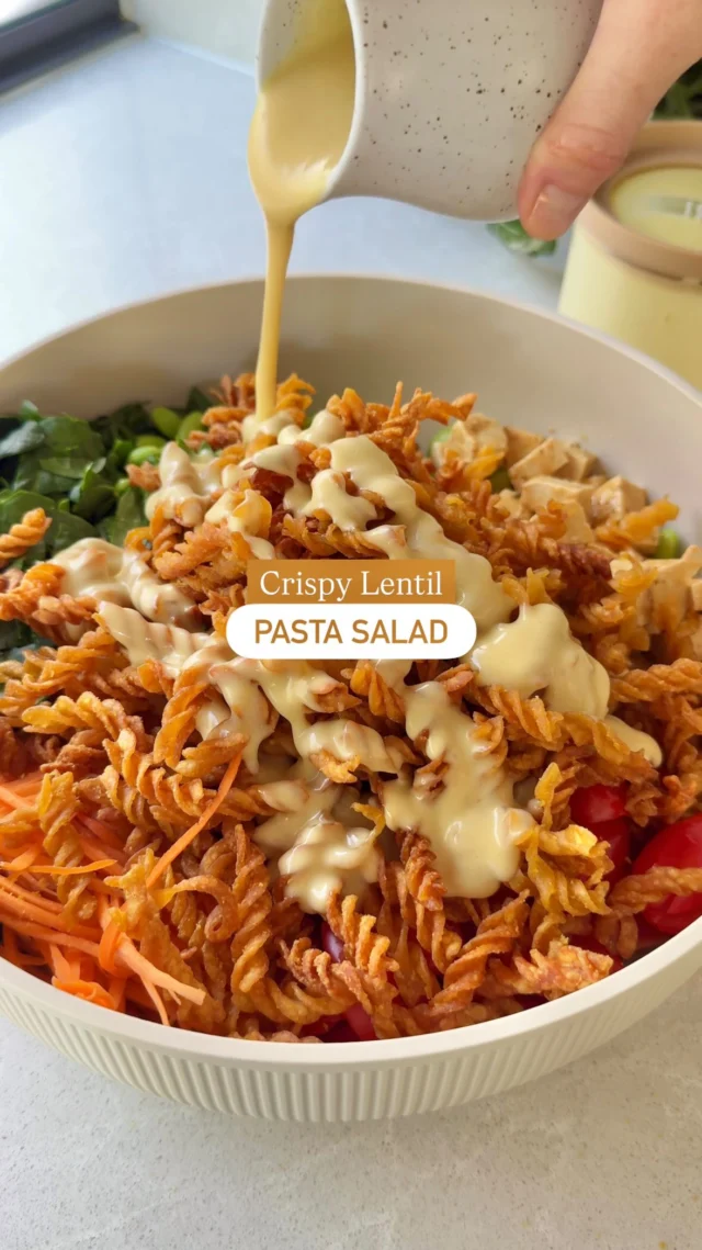 135g of protein. 42g of fibre. And 35mg of iron. 

That’s what this salad packs over 3-3.5 serves 🙌🏼we don’t do boring salads, and we make sure they pack a nutritious punch.!

This 🌱 CRISPY LENTIL PASTA SALAD 🥗 is a high protein take on the viral crispy pasta salad, and by simply swapping regular pasta to lentil pasta you get a whole lot more protein, fibre and iron packed in, plus it makes it gluten free. If you’ve got kids under the age of 3-4 years (depending on their eating skill), simply skip making it crispy so it’s safer for them to eat. 

The recipe for this is up on my website now or comment “CRISPY” and I’ll get it straight to you 🌱
.
.
.
.
#crispypasta #eatyourgreens #veganrecipes #salad #simplerecipes
