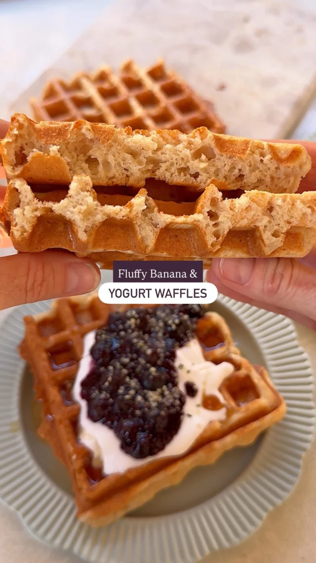 🧇 FLUFFY BANANA & YOGHURT WAFFLES ✨🧇

The banana + yoghurt combo in these is a game changer! Both are my go-to egg replacements in baking, but using both together in waffles and pancakes really helps improve the texture, making these waffles extra tender, light and fluffy. Basically, they work doubly well together 🙌🏼

While I LOVE our original all-oat waffles, oat flour can sometimes make waffles a little dense, so I’ve swapped half the oat flour for spelt flour in these for a lighter, fluffier texture.

They’re still super simple to make, naturally sweetened with just banana and freezer friendly too 🧇

The recipe for these is up on my website now, or if you’d like me to send it to you, pop “FLUFFY” below 🫶🏻
.
.
.
.
.
#waffles #veganbaking #eggfree #veganblw #weaning