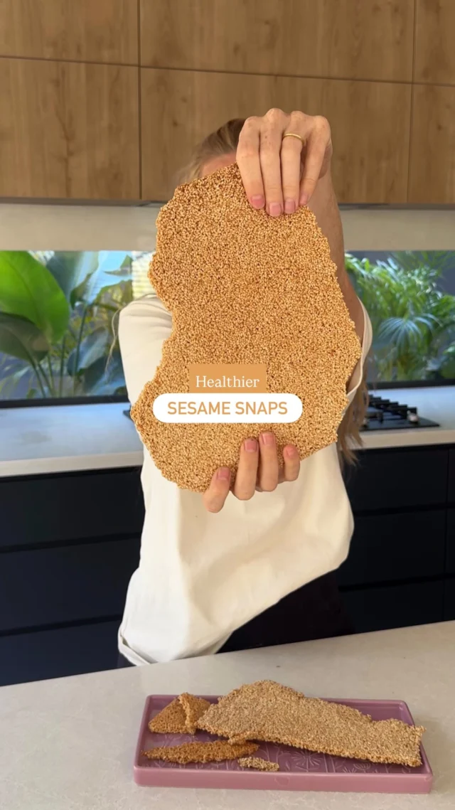 ✨ HEALTHIER SESAME SNAPS 🫰 

I’ve thought about making these snacks for so long, so I finally got around to it… and I wish I’d done it sooner, they are so good! It’s just a combo of sesame seeds, tahini and a little maple syrup. A much tastier, and better for you version than their store-bought alternative as there’s no glucose syrup or refined sugar in this one, so it’s much more kid-friendly 🙌🏼

And they really are super easy to make - these took less than 5 minutes hands on work (unless you drop and shatter it everywhere and have to clean that mess up 😅🫠), and are one of those snacks you’ll just keep going back for one more piece of. 

The recipe for these is up on my website now, or if you’d like me to send it to you, pop “SNAPS” below 🫶🏻
.
.
.
.
.
#sesame #kidssnacks #healthykids #veganrecipes #easyrecipes