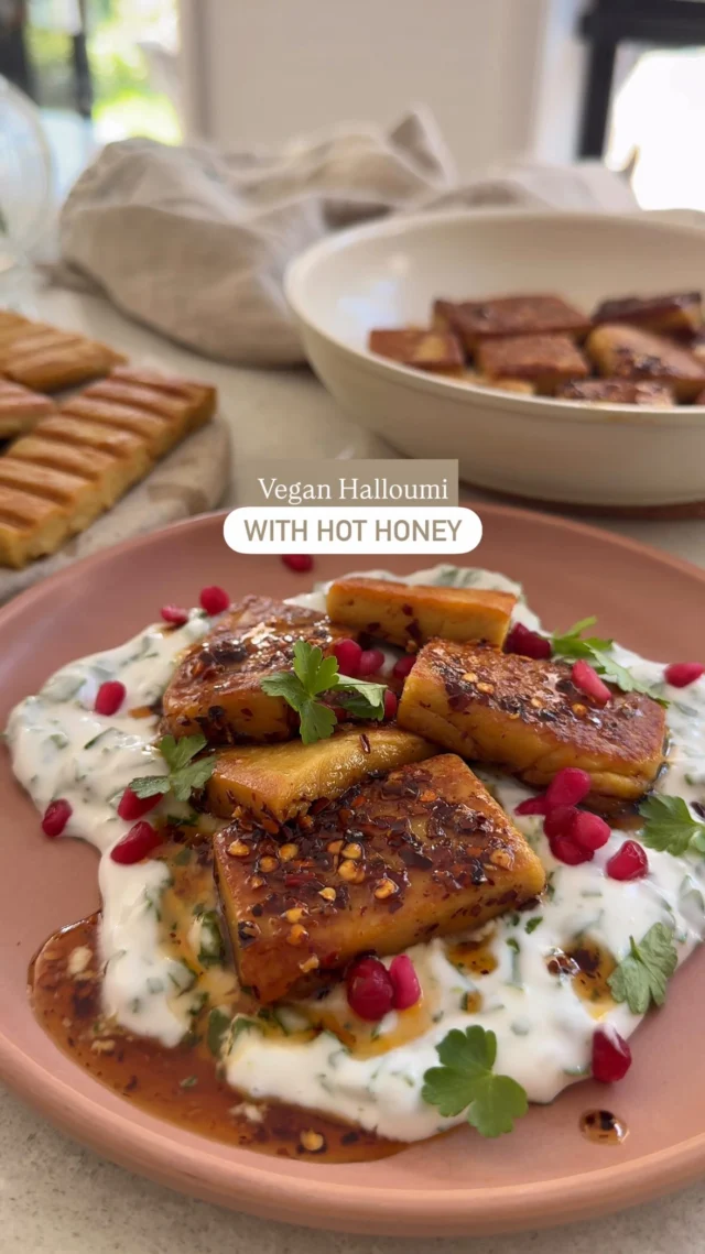 🧀 VEGAN HALLOUMI WITH HOT HONEY 🍯 

The last week I’ve been tinkering with this recipe trying to make it simple, quick, and packed with cheesy flavour... And I’ve done it. I’m so happy with this recipe, and so excited to share it with you guys: It’s halloumi, without the dairy 🙌🏼 it goes golden and crispy on the outside but soft on the inside… plus it doesn’t go all rubbery and squeaky! And for the adults and older kids there’s also the option to cook it with a quick vegan hot honey sauce. 

I teamed up with my favourite eco brand @seedandsproutco to create this recipe in their 1L Silicone freezer mould, and it was the perfect combo - they’ve currently got up to 40% off for their 10th birthday sale (which ends on the 30/09), and you can get another 10% off using “LVE10” 🎉

The recipe is up on my website or comment “YUM” and I’ll get it straight to you 🫶🏻
.
.
.
.
.
#halloumi #veganrecipes #vegancheese #easyrecipes #dairyfree